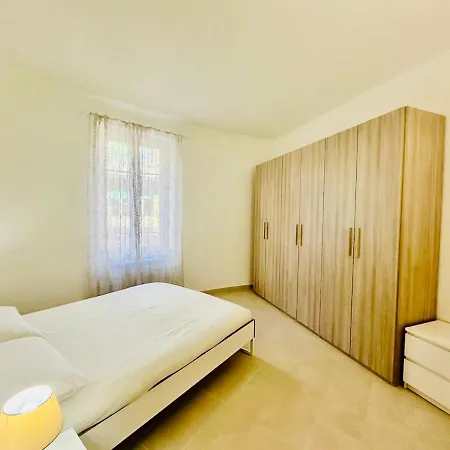 Apartamento 2 Bedrooms & Balcony, 5 Minutes To Airport, Sestri Ponente Aeroporto *