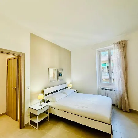 2 Bedrooms & Balcony, 5 Minutes To Airport, Sestri Ponente Aeroporto Genua