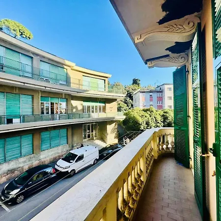 Apartmán 2 Bedrooms & Balcony, 5 Minutes To Airport, Sestri Ponente Aeroporto *